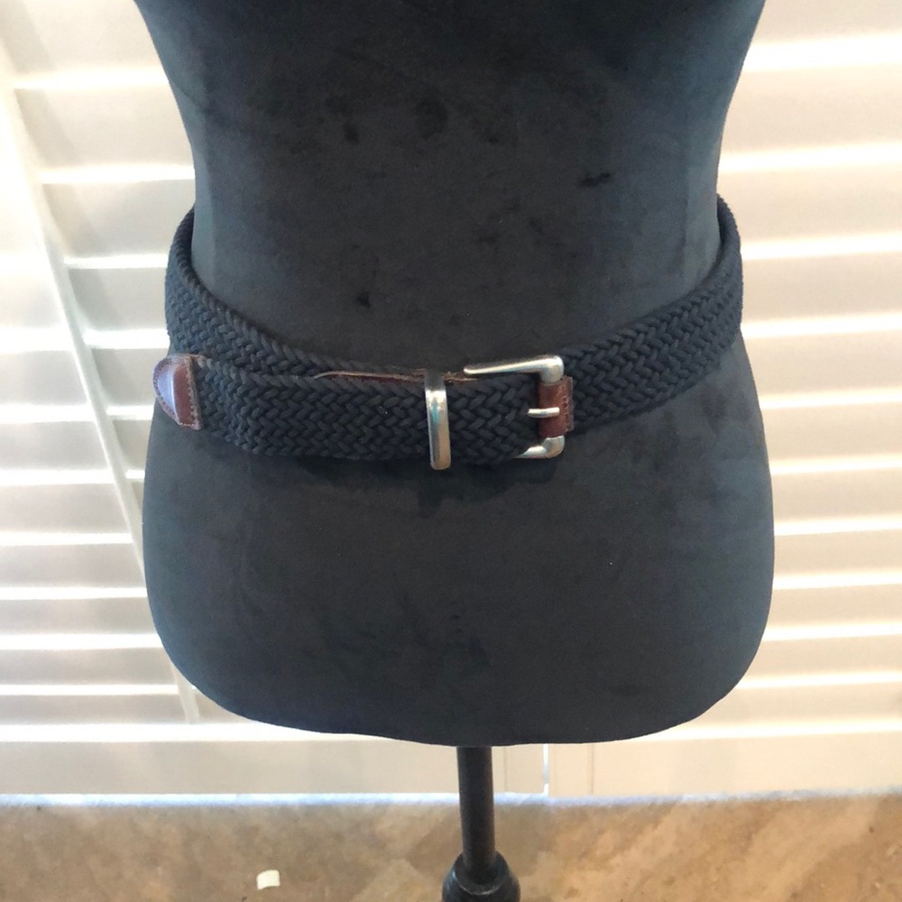 The Limited black cotten woven belt. Leather.